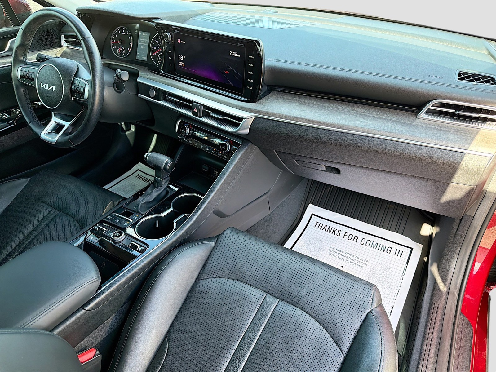 2022 Kia K5 - Photo 13