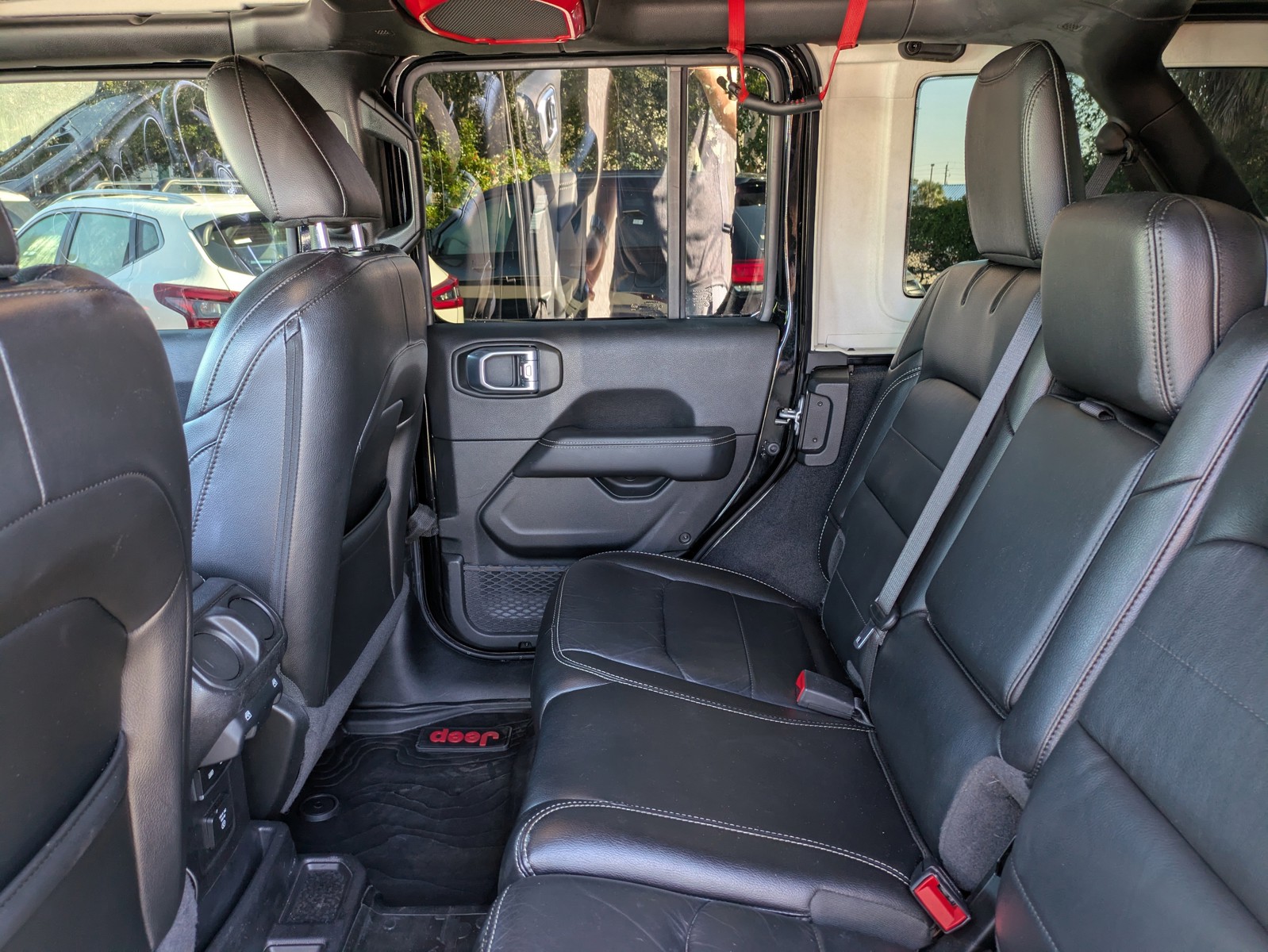 2021 Jeep Wrangler - Photo 14