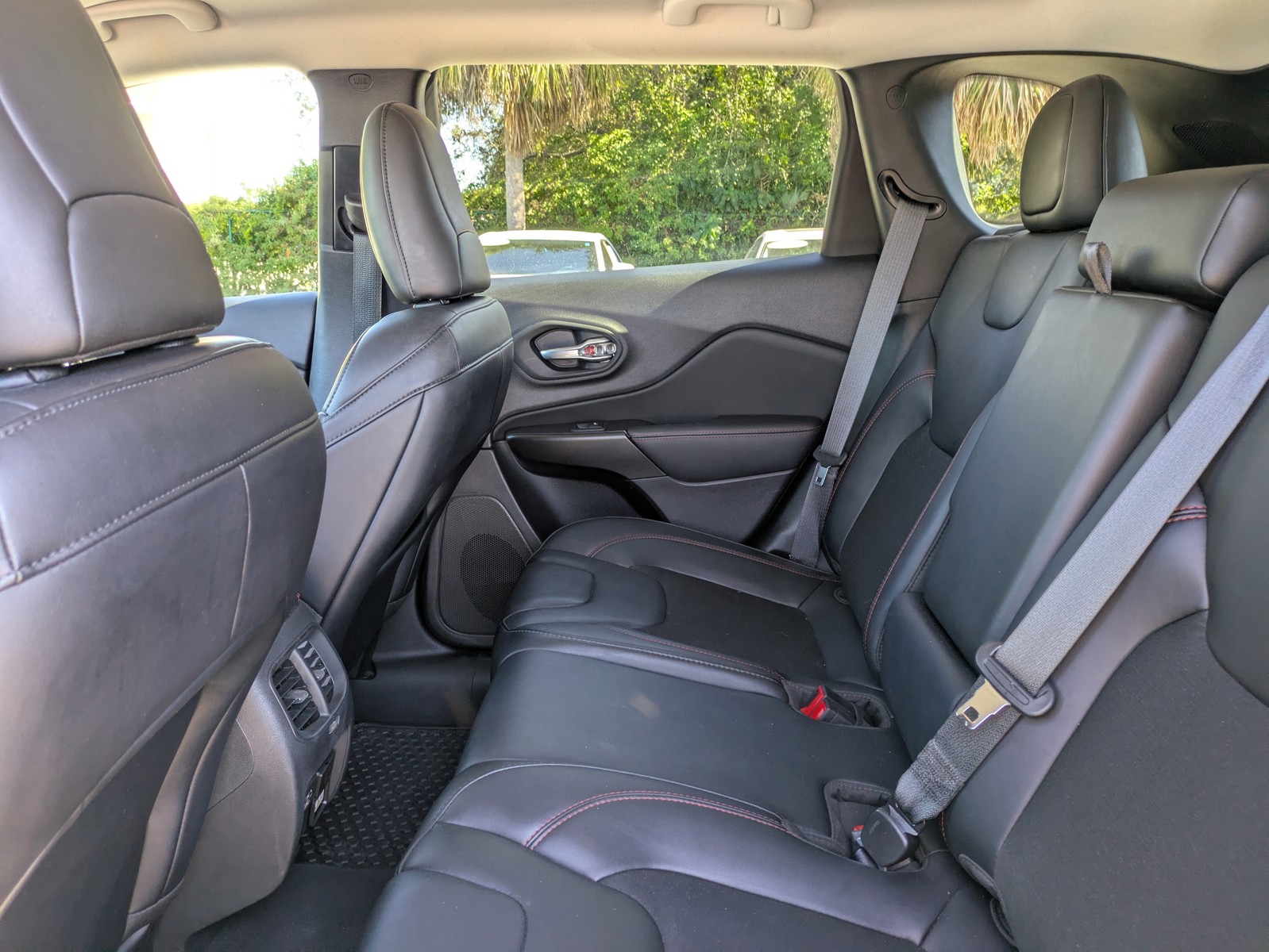 2022 Jeep Cherokee - Photo 14