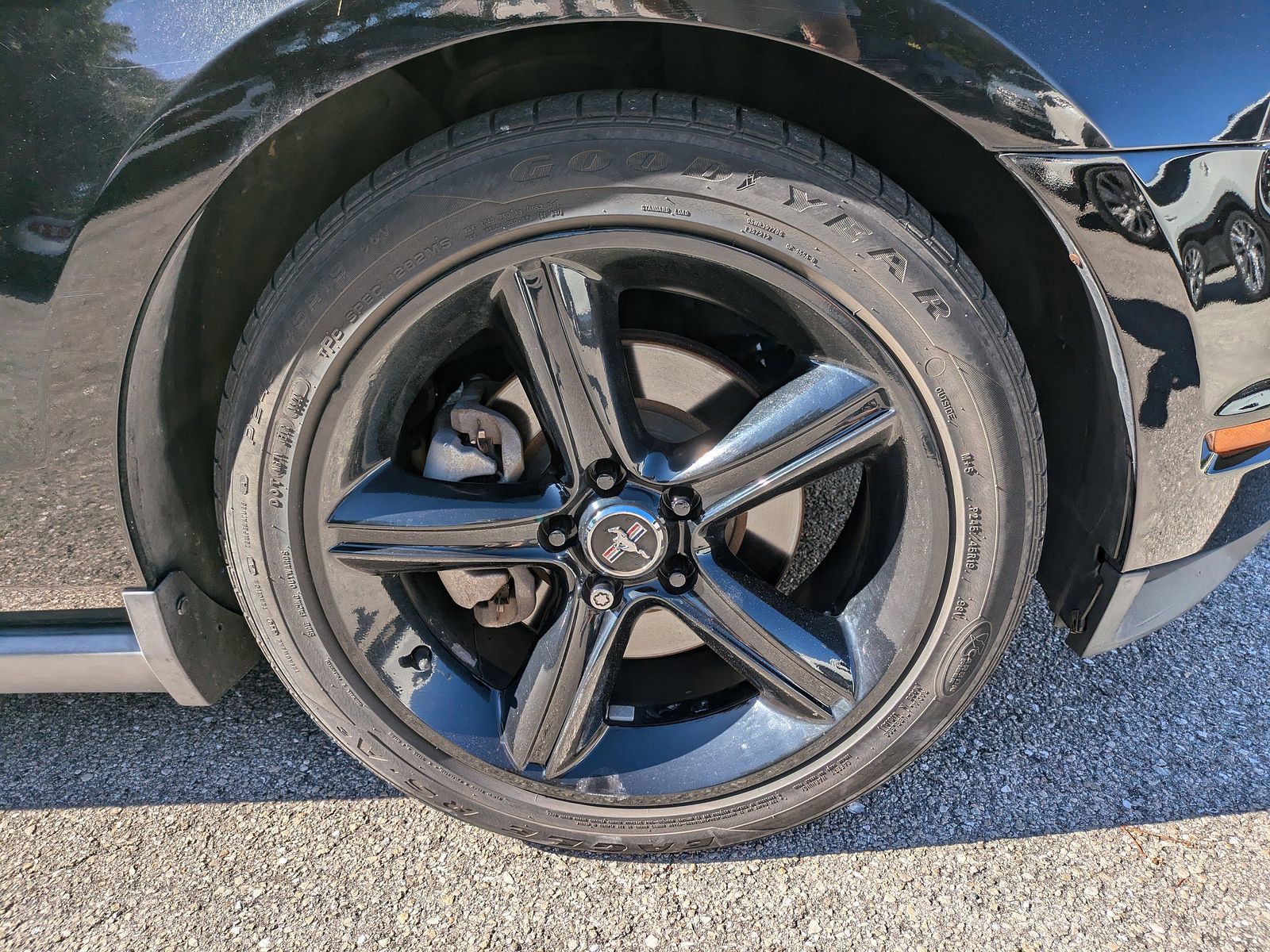 2010 Ford Mustang - Photo 10