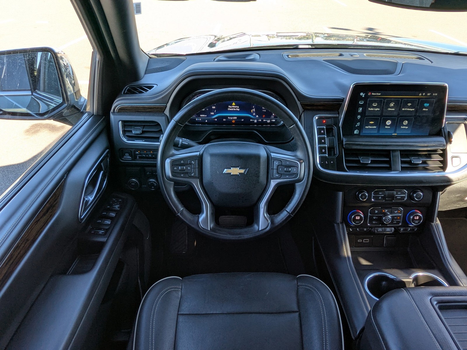 2023 Chevrolet Suburban - Photo 18
