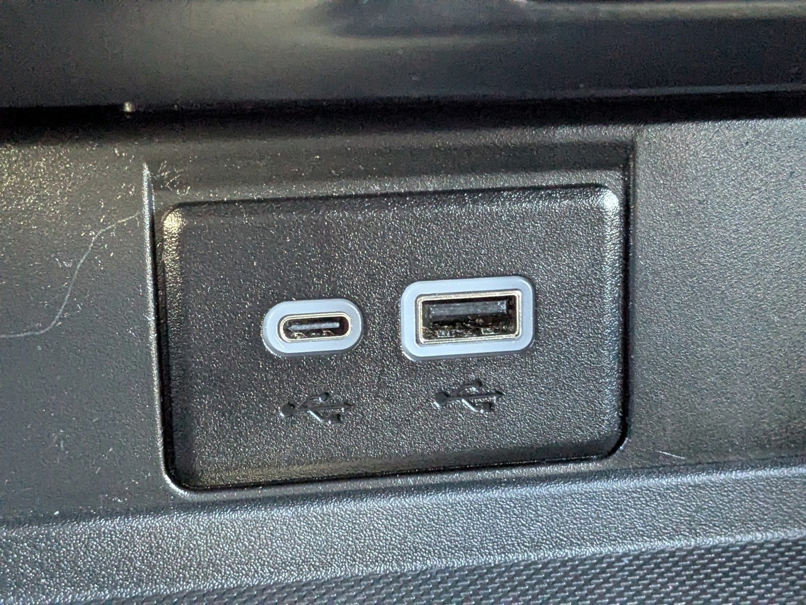 2023 Chevrolet Suburban - Photo 24