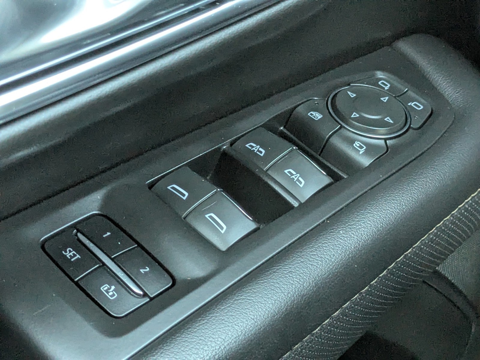 2023 Chevrolet Suburban - Photo 25