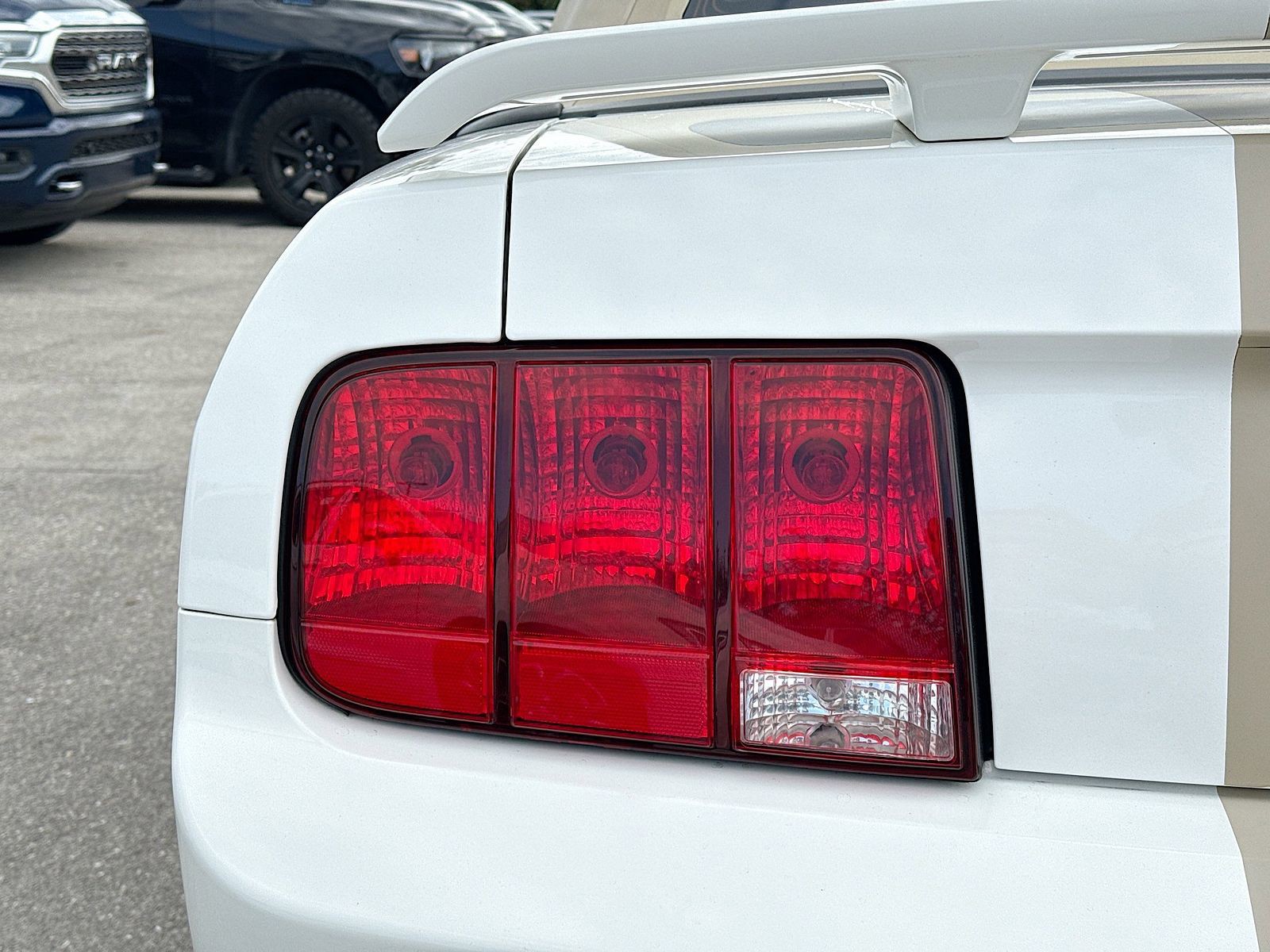 2008 Ford Mustang - Photo 10