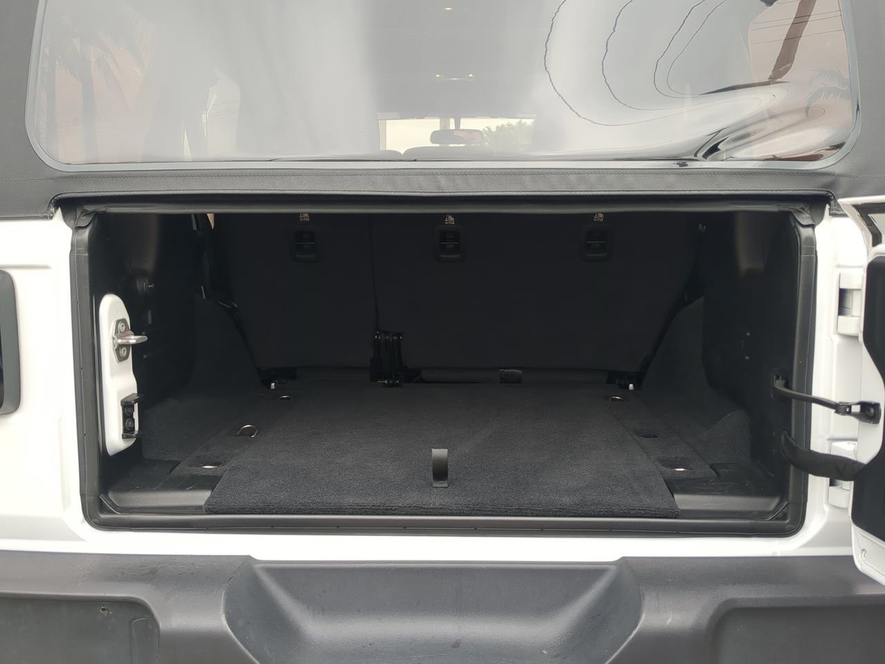 2021 Jeep Wrangler - Photo 13