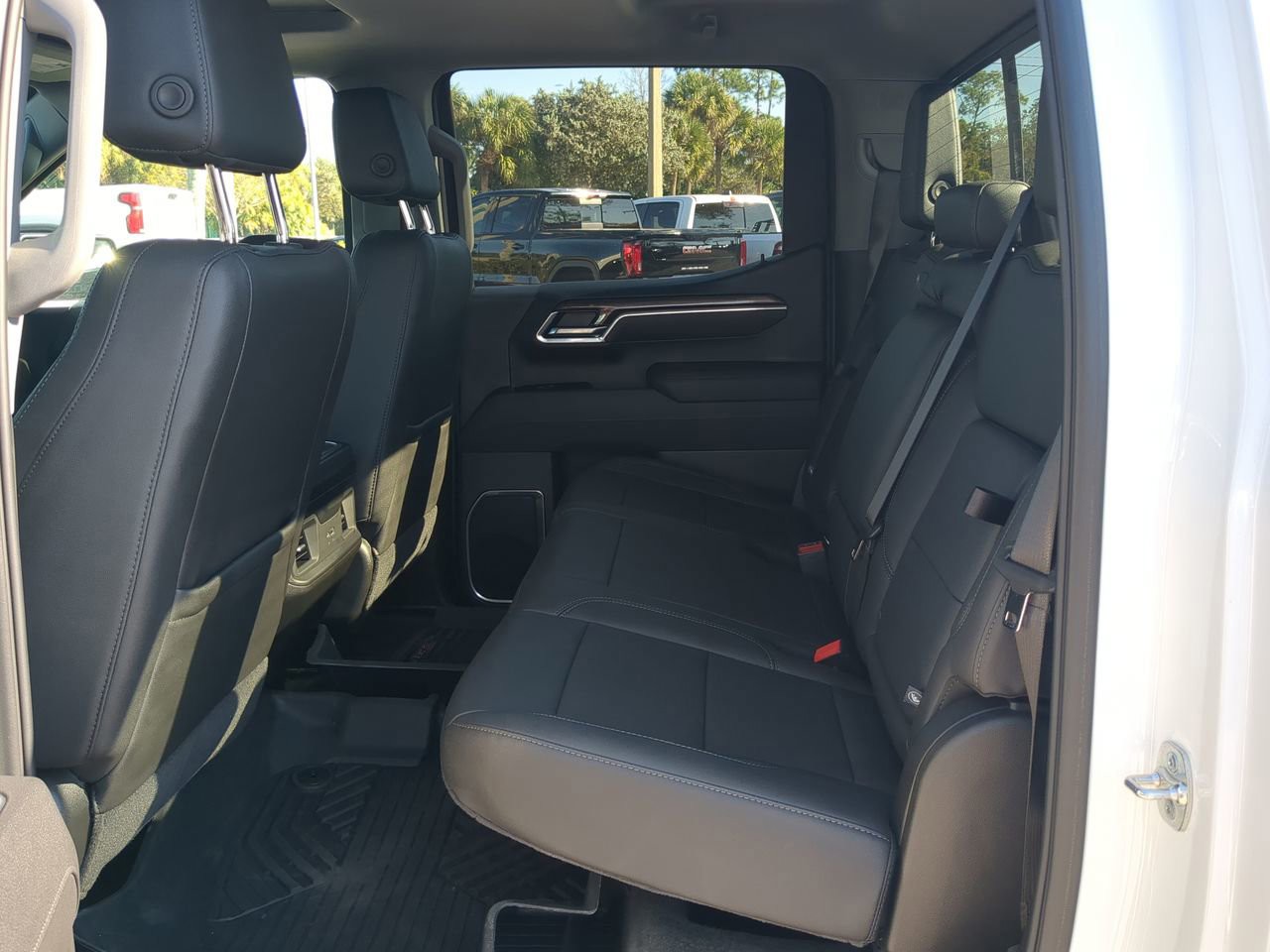 2025 Chevrolet Silverado 1500 - Photo 14
