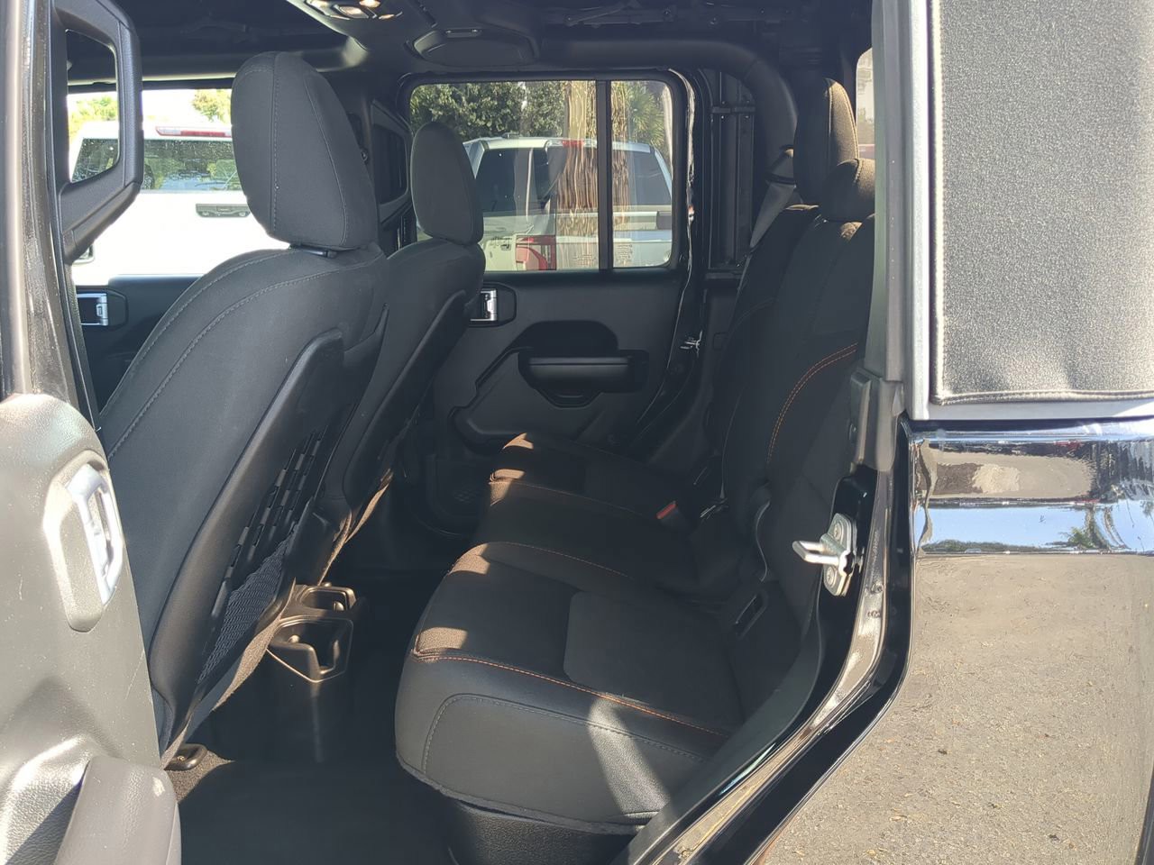 2021 Jeep Gladiator - Photo 14