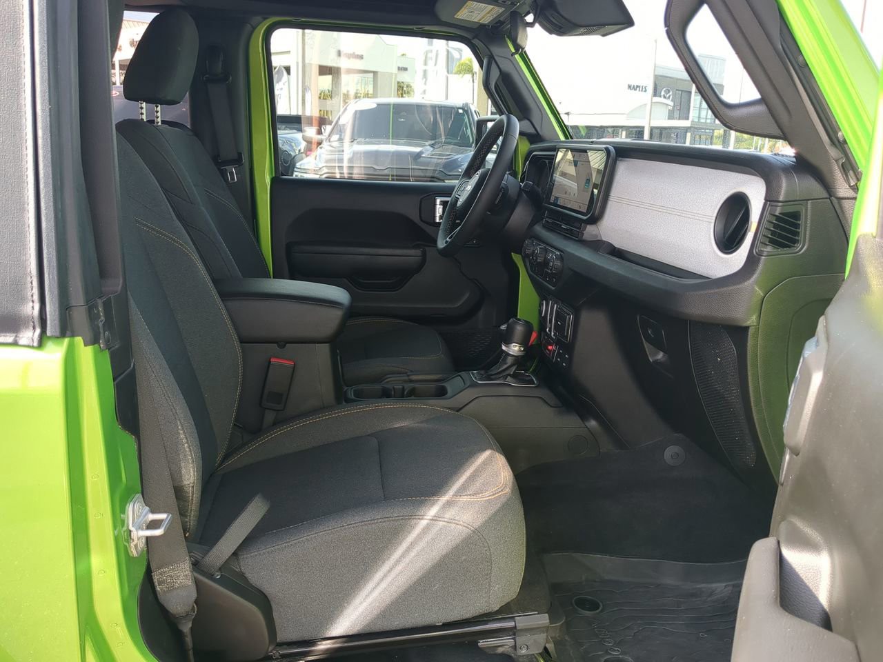 2025 Jeep Wrangler - Photo 13