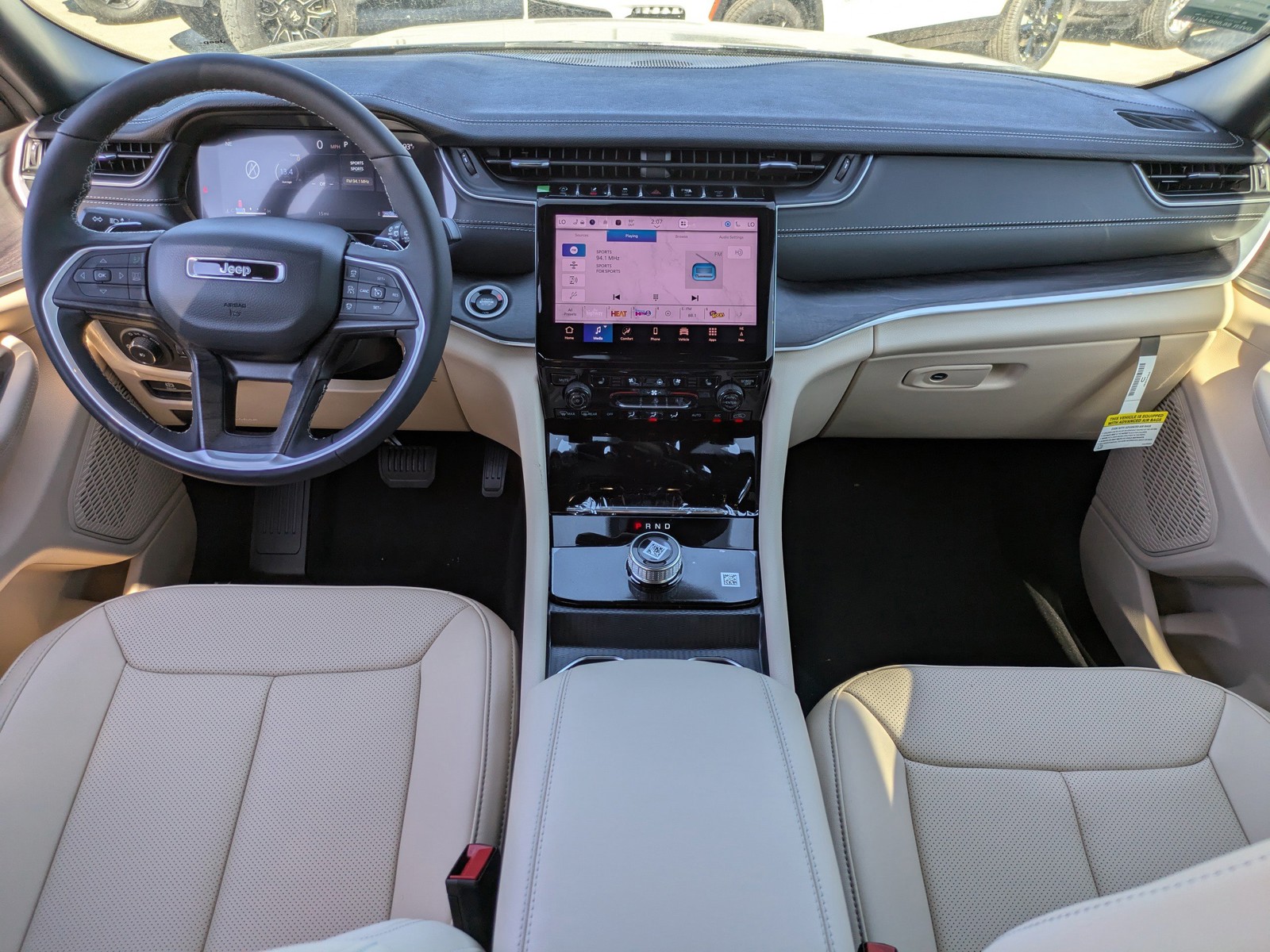 2025 Jeep Grand Cherokee - Photo 14