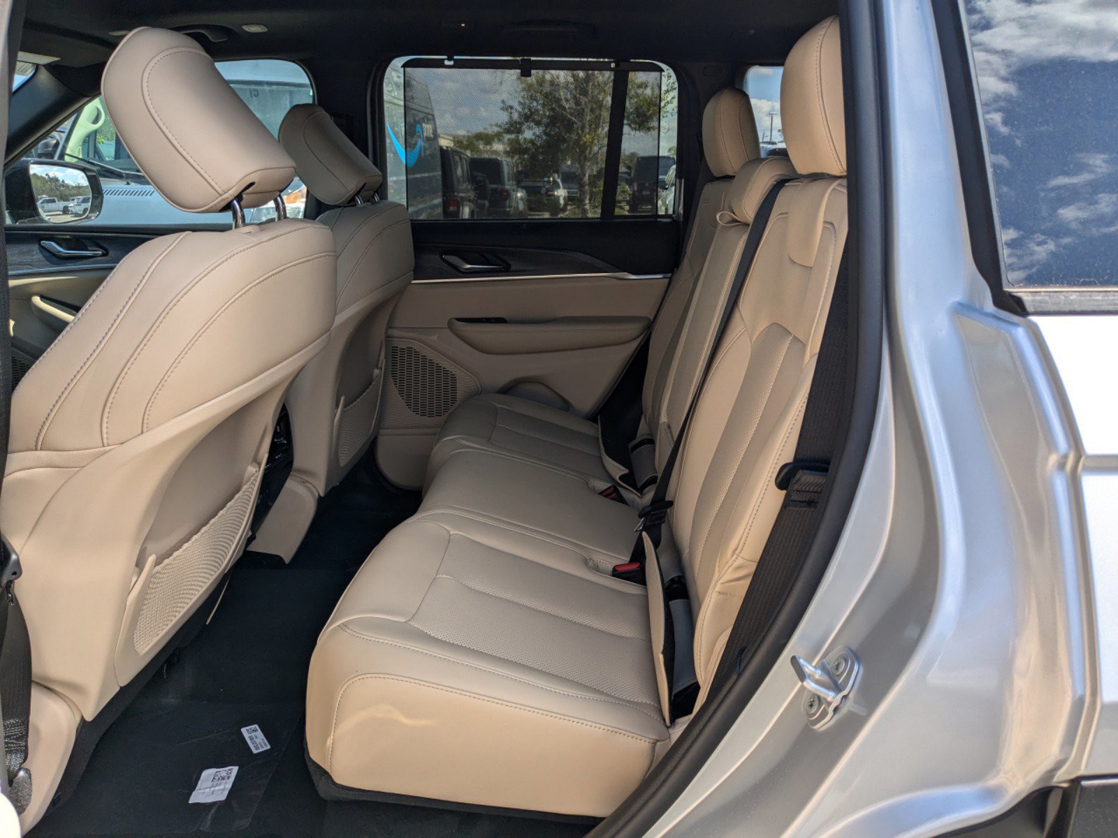 2025 Jeep Grand Cherokee - Photo 14