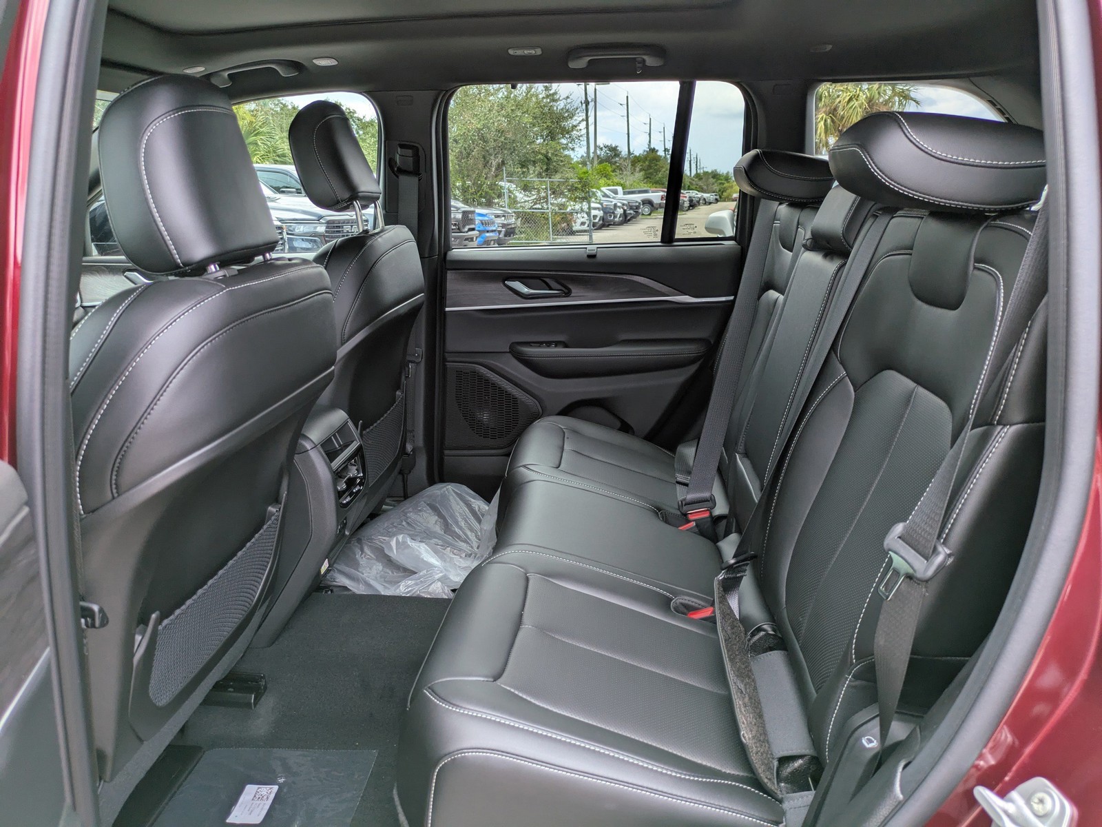 2025 Jeep Grand Cherokee - Photo 13