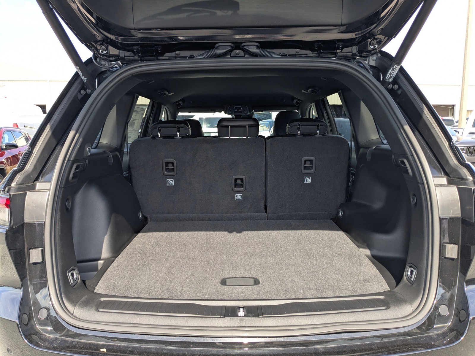 2025 Jeep Grand Cherokee - Photo 13