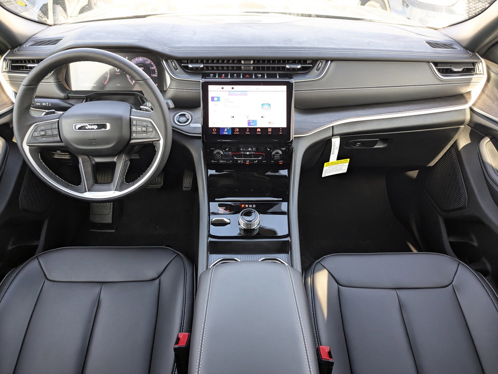 2025 Jeep Grand Cherokee - Photo 15