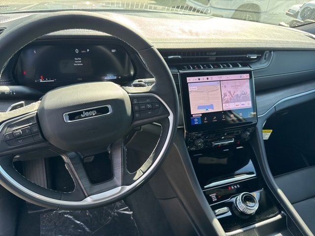 2025 Jeep Grand Cherokee - Photo 13