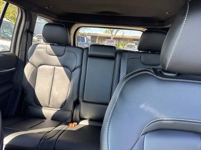 2025 Jeep Grand Cherokee - Photo 14