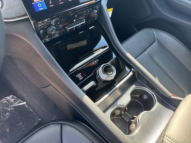 2025 Jeep Grand Cherokee - Photo 15