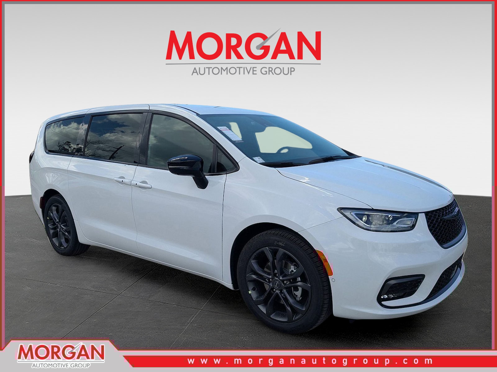 2026 Chrysler Pacifica Select's photo