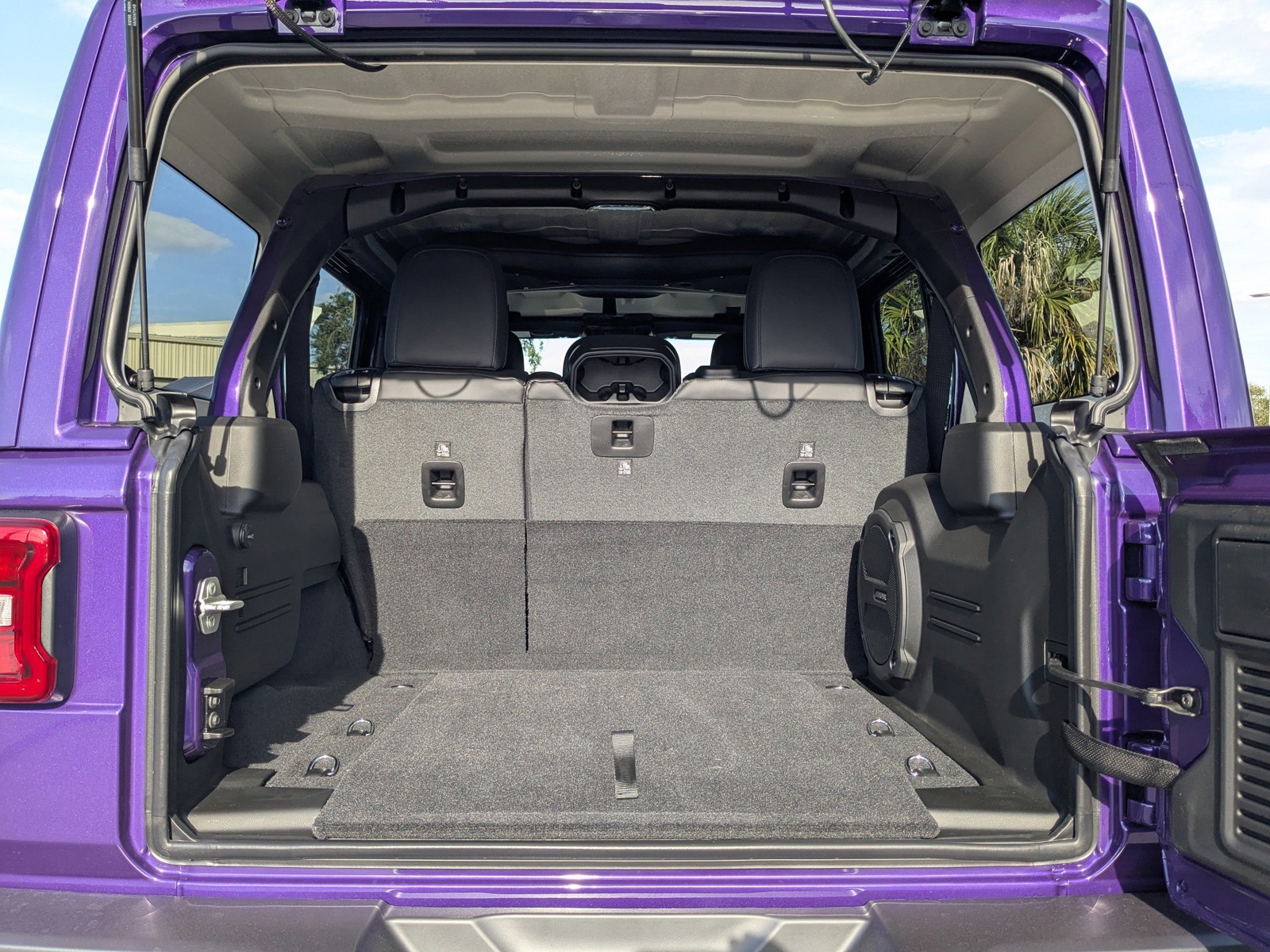 2026 Jeep Wrangler - Photo 13