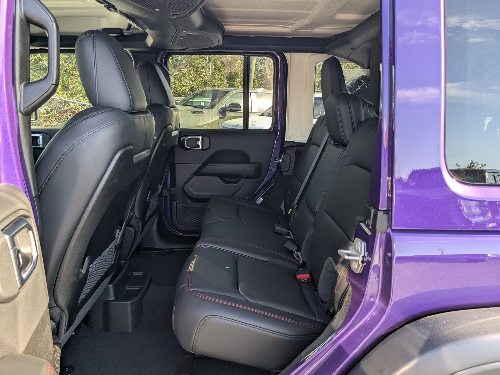2026 Jeep Wrangler - Photo 14