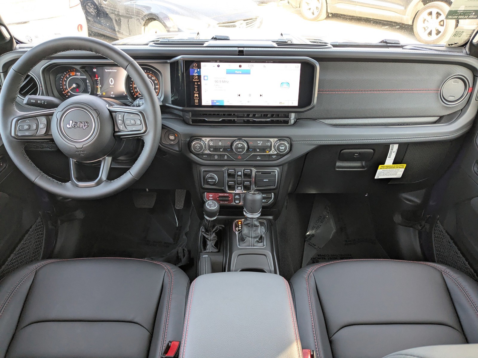 2026 Jeep Wrangler - Photo 15