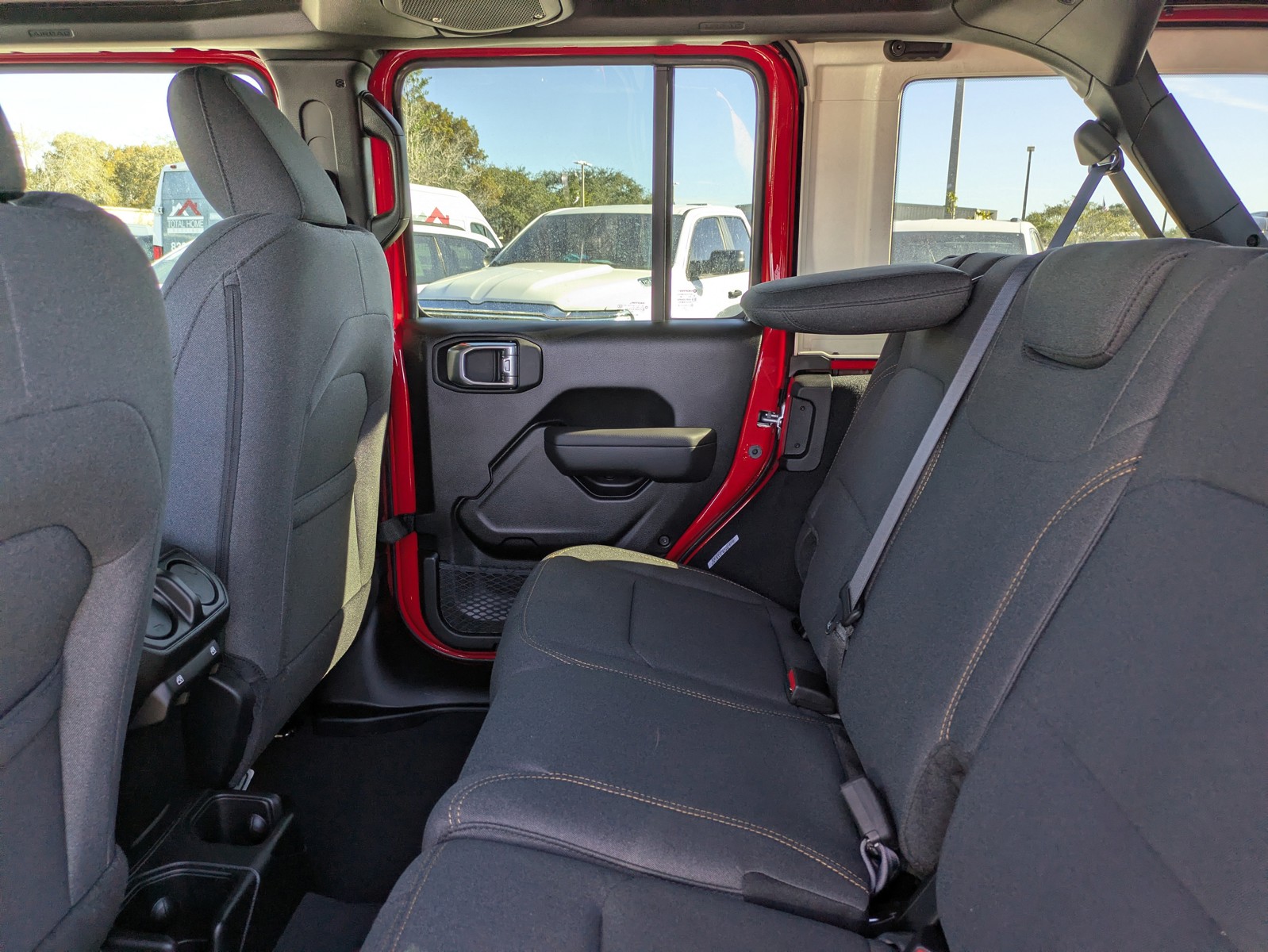 2026 Jeep Wrangler - Photo 13