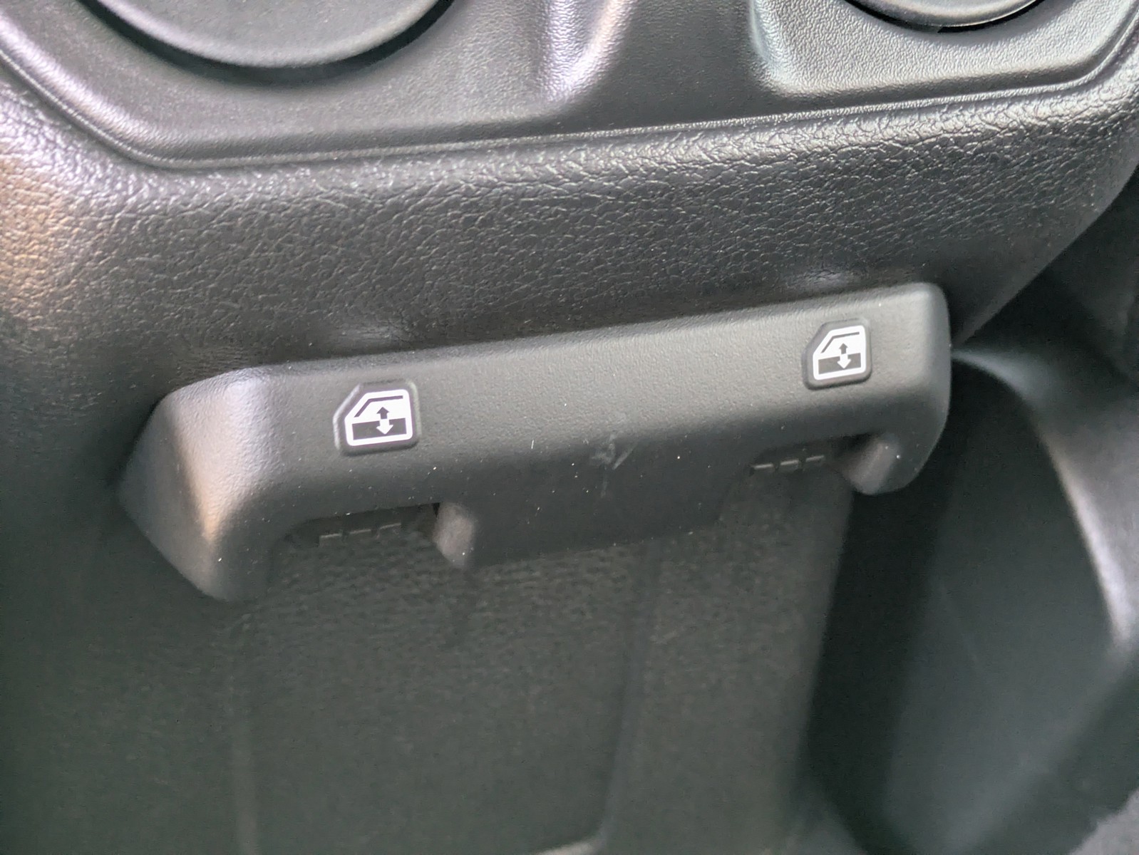 2026 Jeep Wrangler - Photo 14