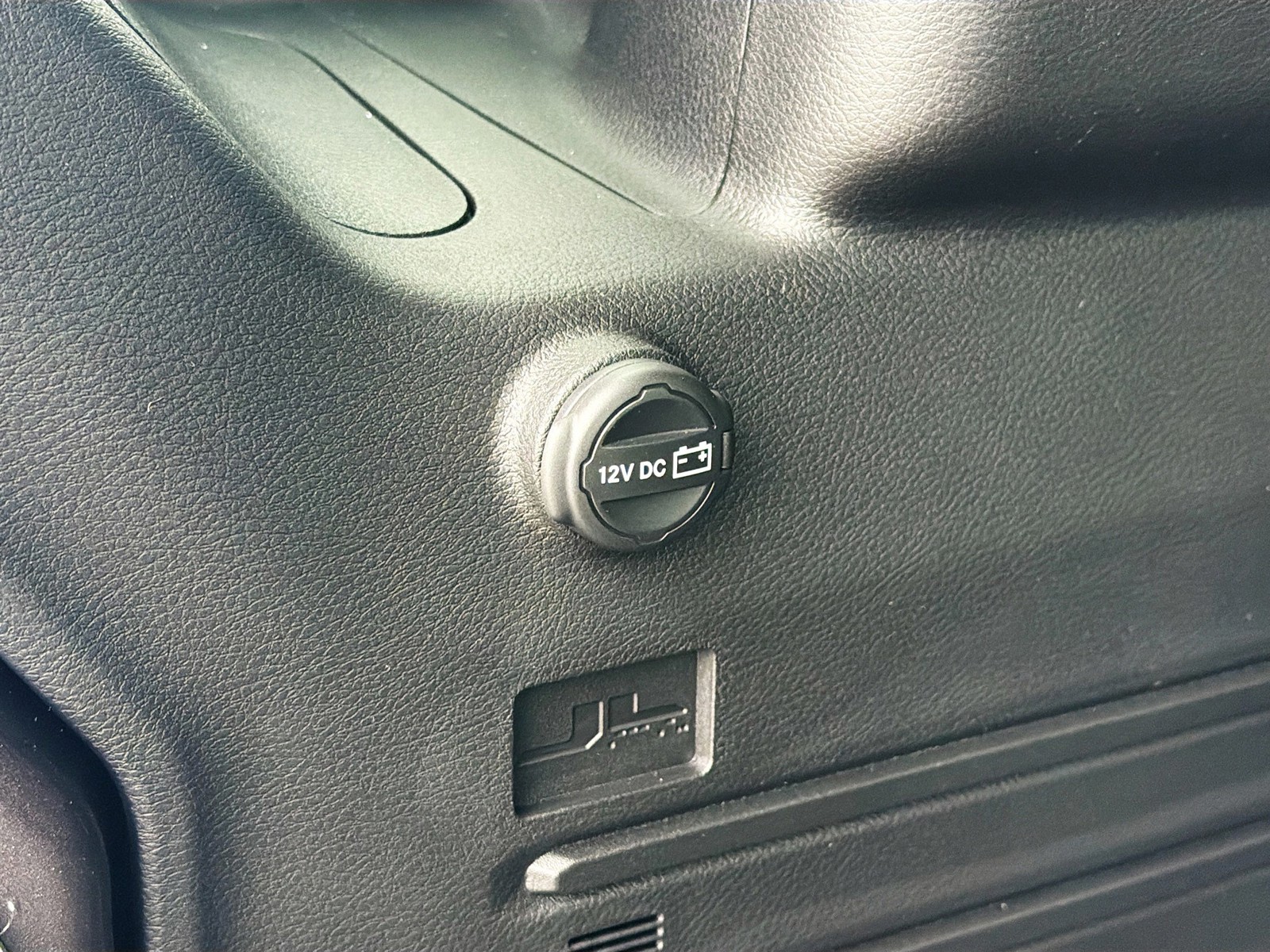 2026 Jeep Wrangler - Photo 14