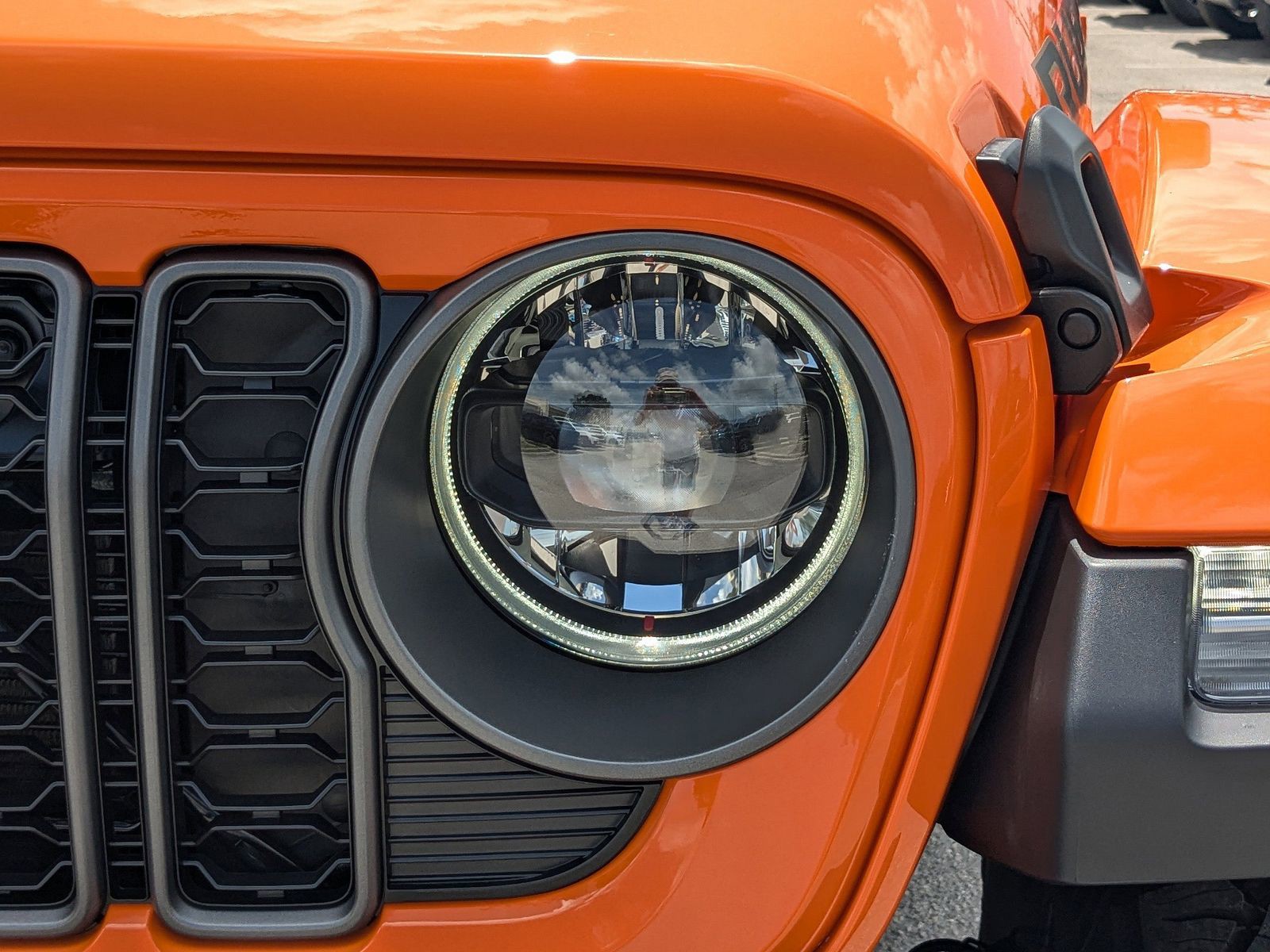 2025 Jeep Wrangler - Photo 10