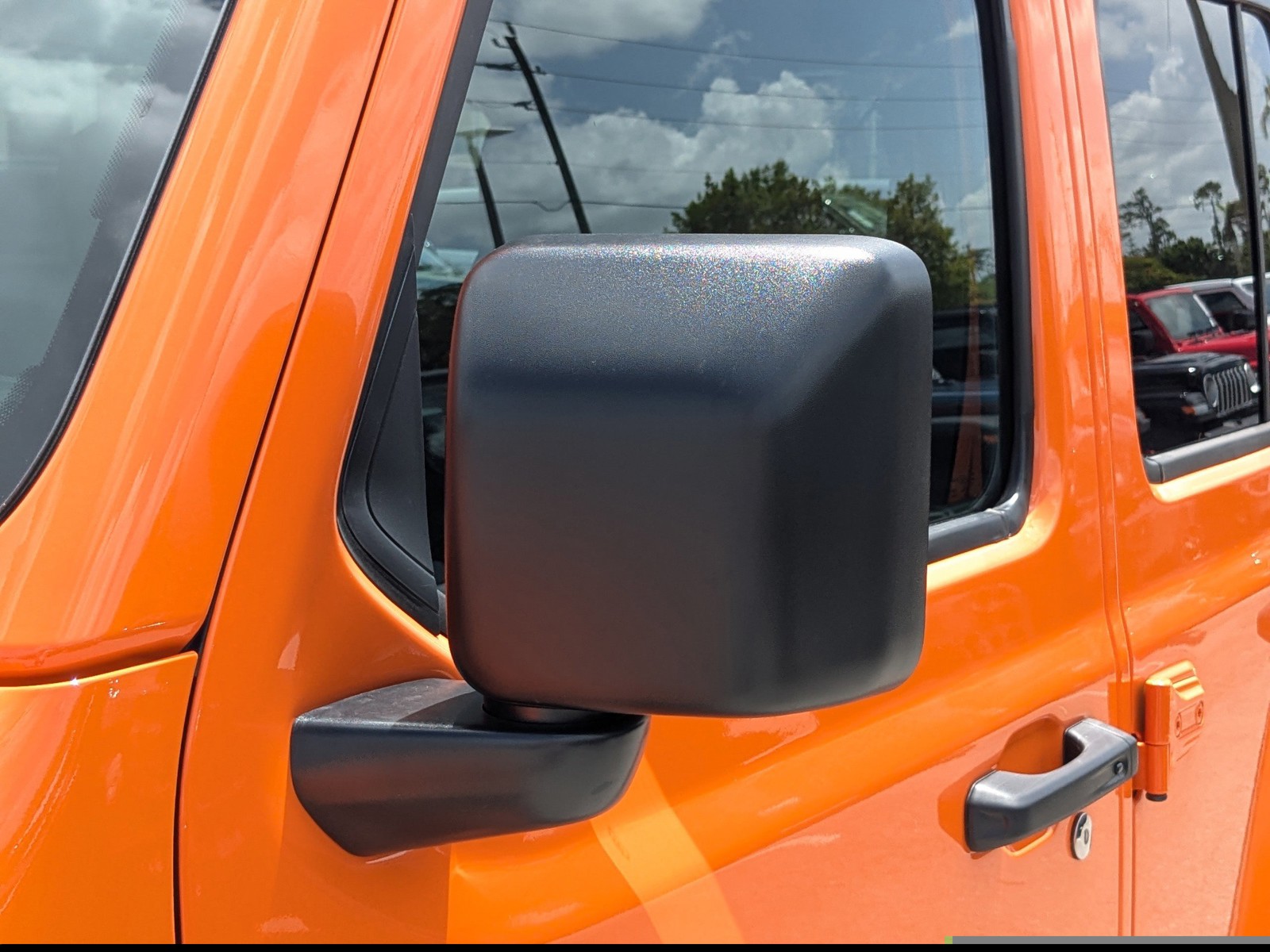 2025 Jeep Wrangler - Photo 12