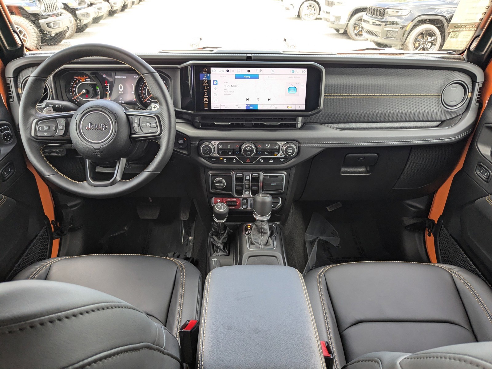 2025 Jeep Wrangler - Photo 15