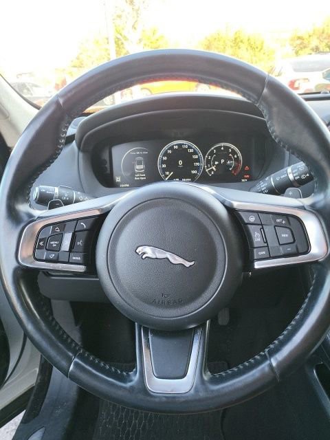 2018 Jaguar F-PACE - Photo 11