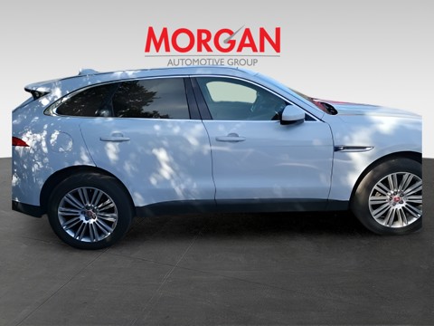 2018 Jaguar F-PACE - Photo 4