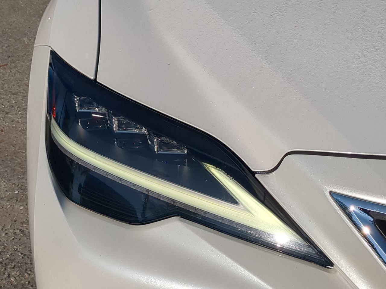 2023 Lexus LS - Photo 10