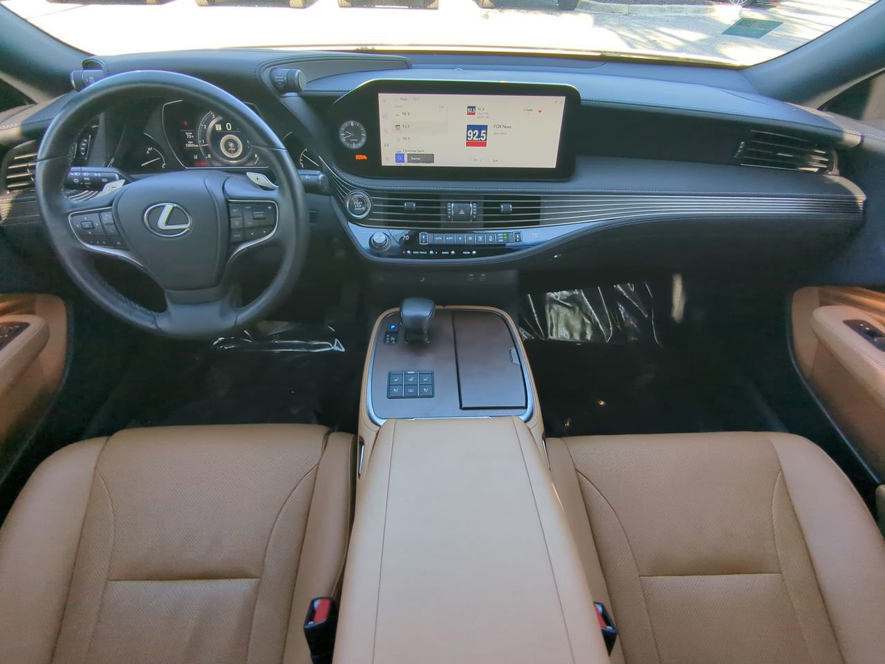 2023 Lexus LS - Photo 15