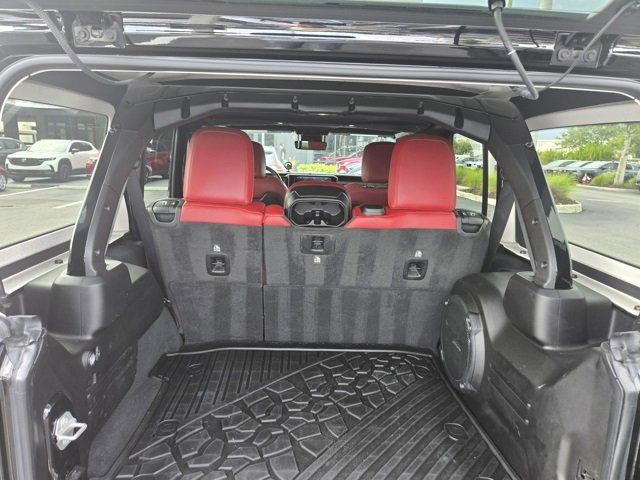 2024 Jeep Wrangler - Photo 11