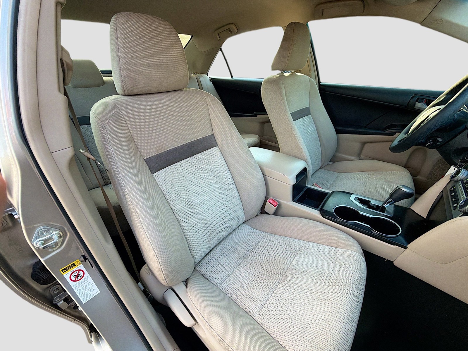2013 Toyota Camry - Photo 15