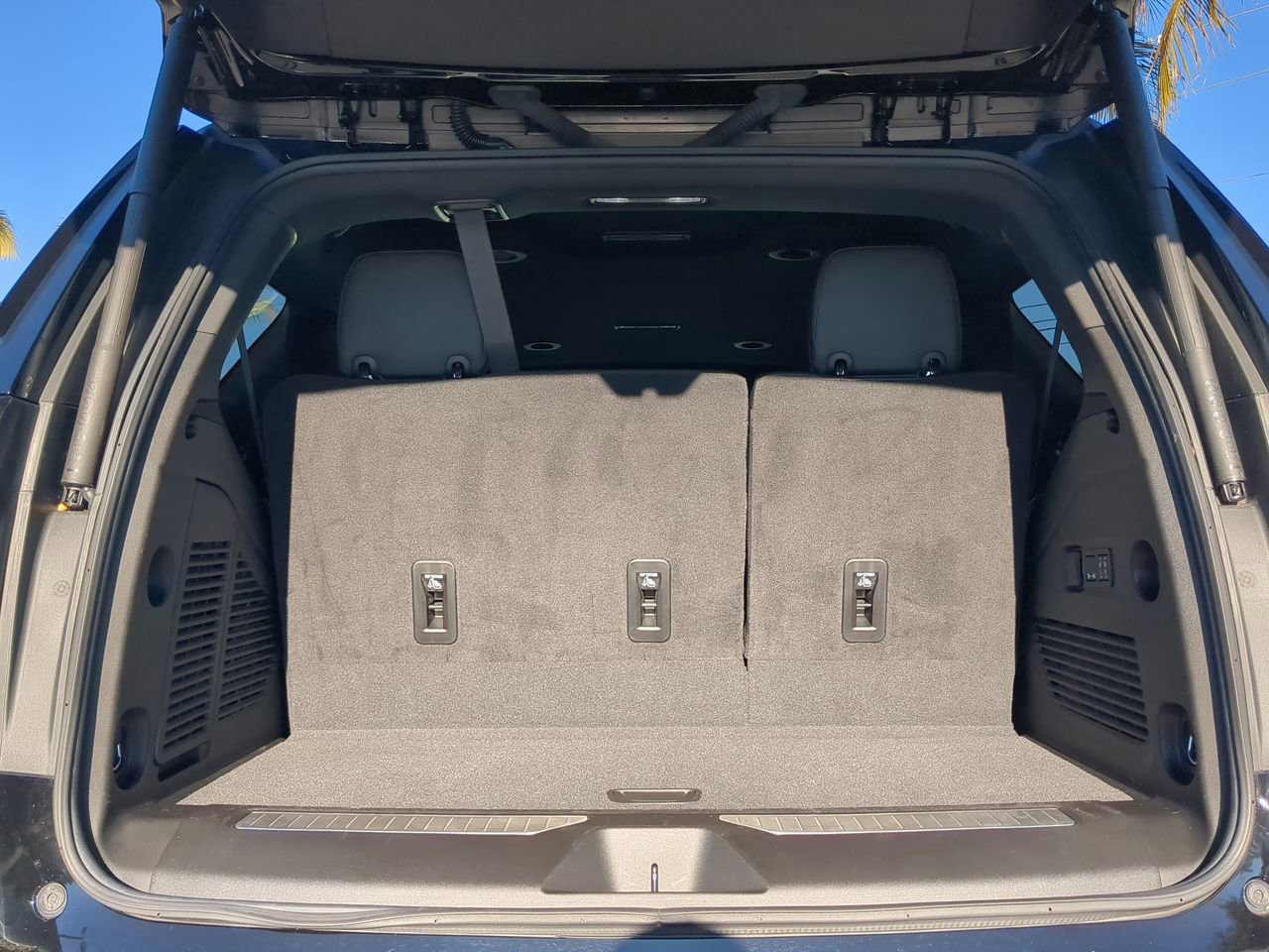 2024 Chevrolet Tahoe - Photo 13