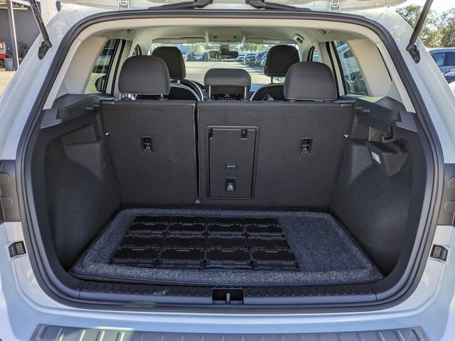 2025 Volkswagen Taos - Photo 14
