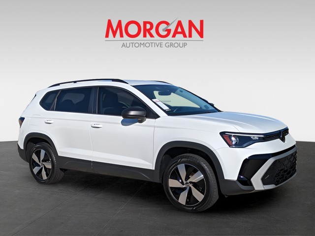 2025 Volkswagen Taos - Photo 2