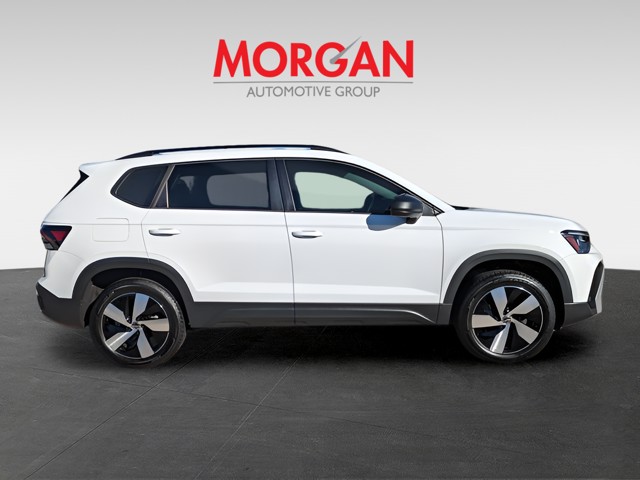 2025 Volkswagen Taos - Photo 8