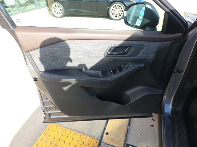 2021 Nissan Rogue - Photo 12