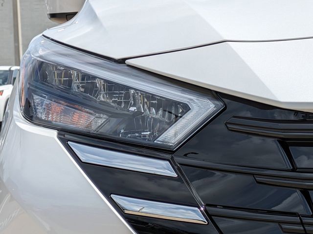 2025 Nissan Versa - Photo 11