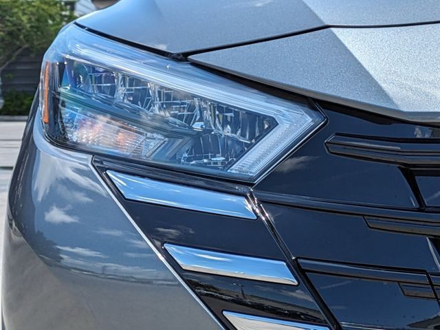 2025 Nissan Versa - Photo 10