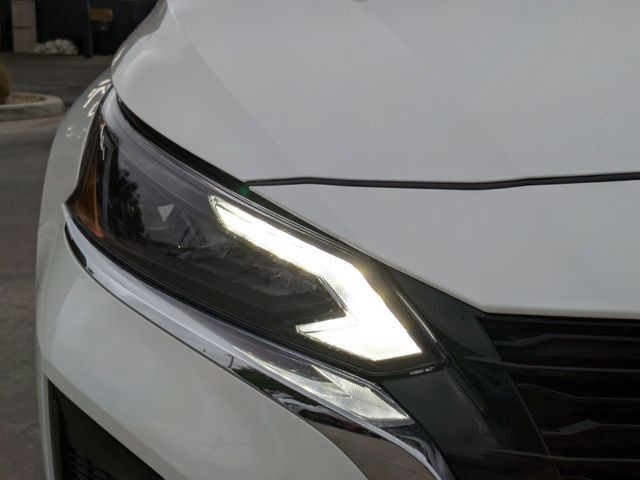 2025 Nissan Altima - Photo 10