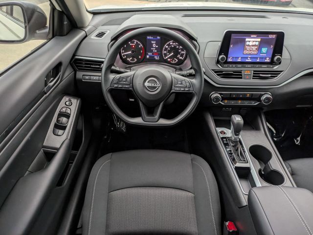 2025 Nissan Altima - Photo 15