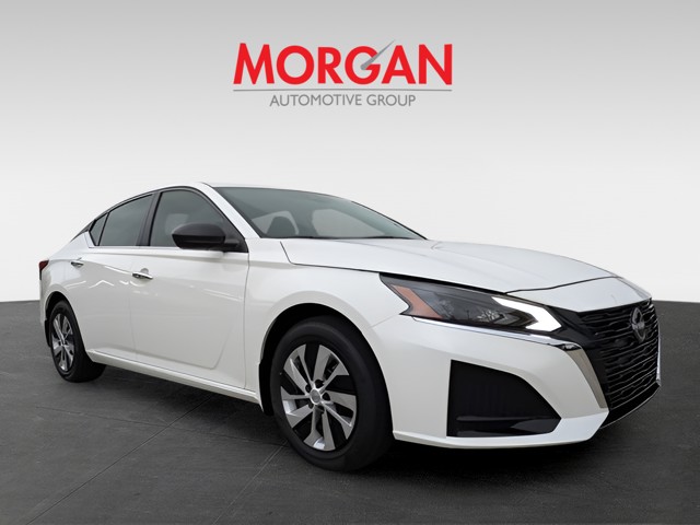 2025 Nissan Altima - Photo 2