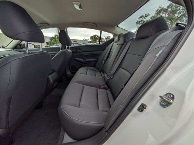 2025 Nissan Altima - Photo 13