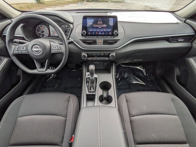 2025 Nissan Altima - Photo 14