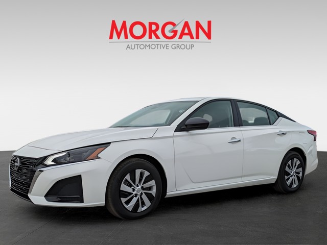 2025 Nissan Altima - Photo 3