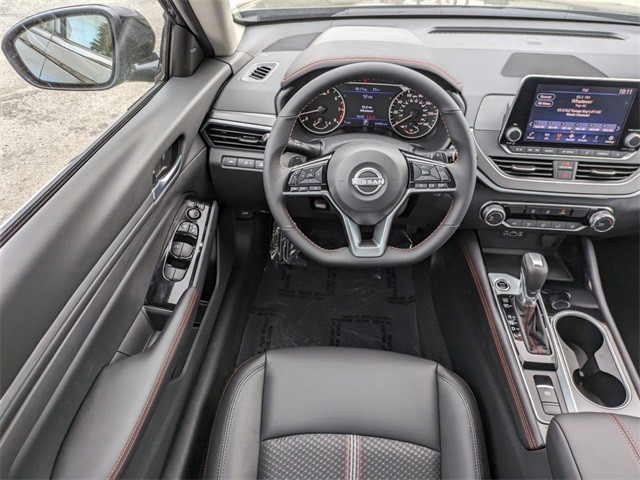 2025 Nissan Altima - Photo 15
